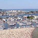 Faltom 26 Yacht Park Z Tarasem