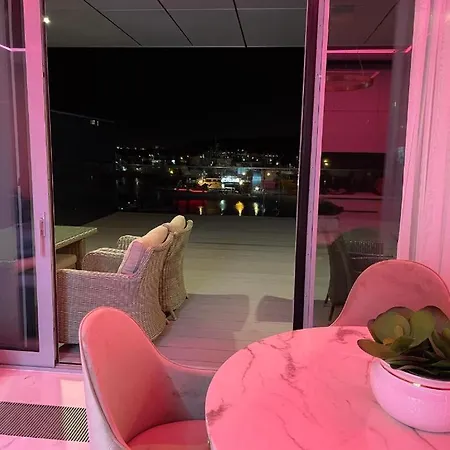 Faltom 26 Yacht Park Z Tarasem Gdynia