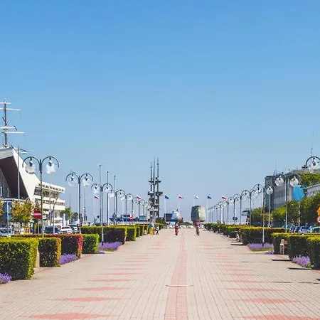 Faltom 26 Yacht Park Z Tarasem Parking *