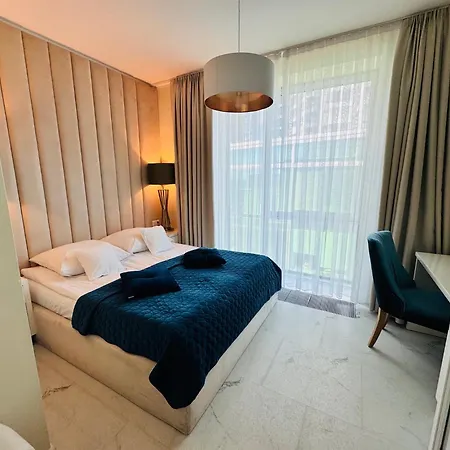 Faltom 26 Yacht Park Z Tarasem *