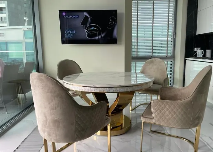 Faltom 26 Yacht Park Z Tarasem Apartmán *