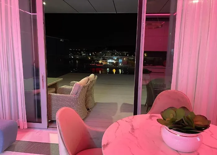 Faltom 26 Yacht Park Z Tarasem Gdyně