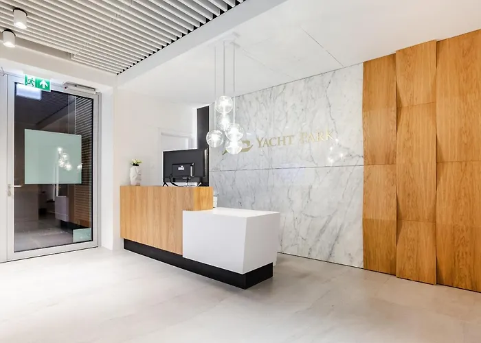 Faltom 26 Yacht Park Z Tarasem * Gdynia