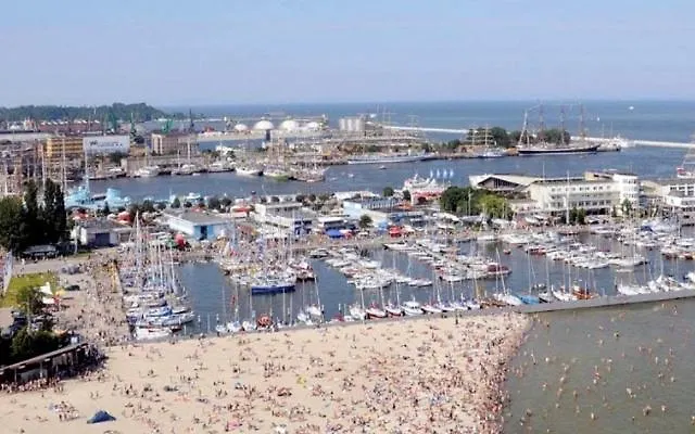 Faltom 26 Yacht Park Z Tarasem