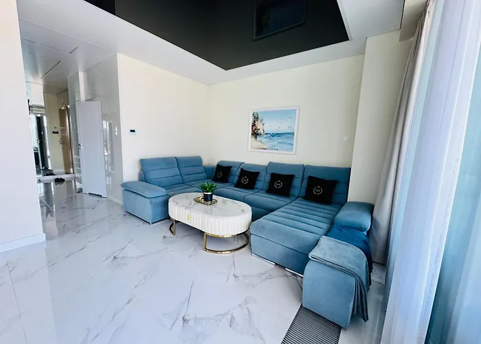 Faltom 26 Yacht Park Z Tarasem Apartmán *