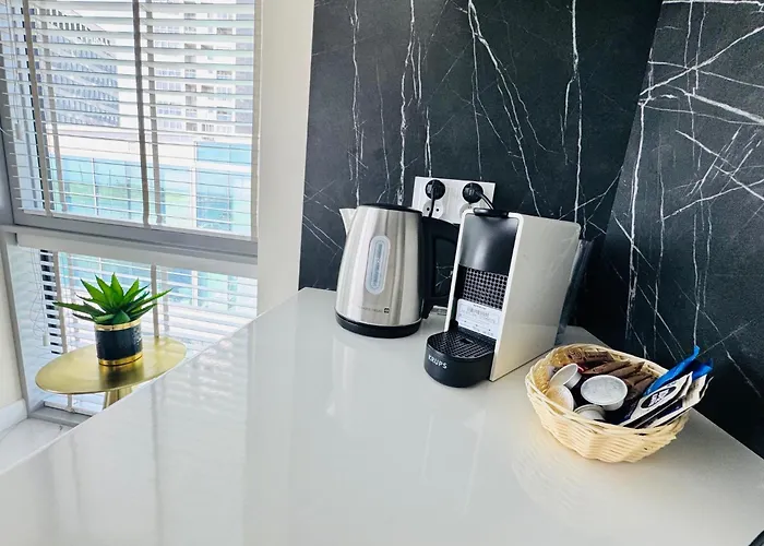 Faltom 26 Yacht Park Z Tarasem